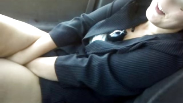 免费的业余阴道射液汇编视频停车场的充气免费的裸体女人的图片和视频